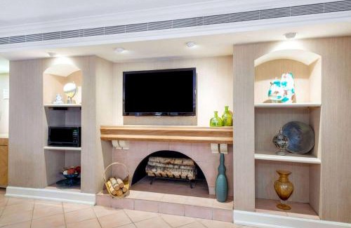 Deerfield Beach Hotel | La Quinta East Deerfield Beach - Boca Raton