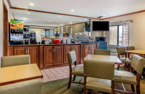 Southgate Hotel | La Quinta Inn by Wyndham Detroit Southgate
