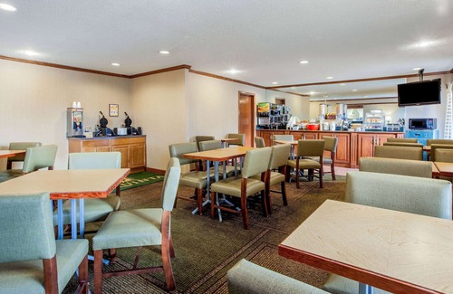 Southgate Hotel | La Quinta Inn by Wyndham Detroit Southgate
