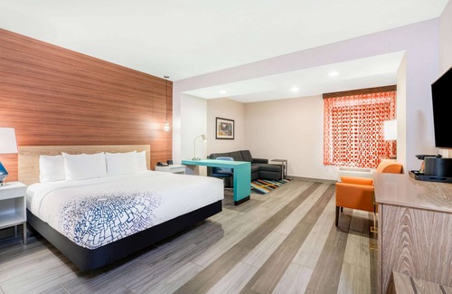 Central Oklahoma City Hotel | La Quinta Inn & Suites by Wyndham Oklahoma City Airport