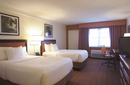 Coral Springs Hotel | La Quinta Inn & Suites by Wyndham Coral Springs Univ Dr