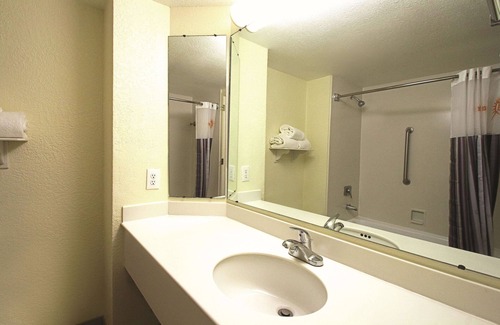 Coral Springs Hotel | La Quinta Inn & Suites by Wyndham Coral Springs Univ Dr