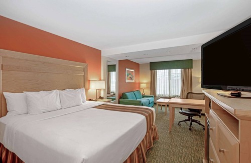 Grand Forks Hotel | La Quinta Inn & Suites by Wyndham Grand Forks