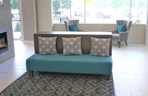 Market East District Hotel | La Quinta Inn & Suites by Wyndham Indianapolis Downtown