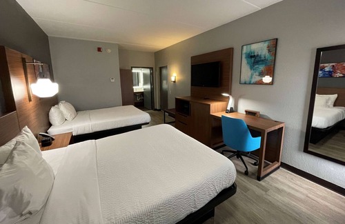 Cape Fear Hotel | La Quinta Inn & Suites by Wyndham Fayetteville I-95