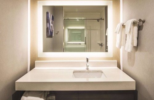 McDonough Hotel | La Quinta Inn & Suites by Wyndham Atlanta South - McDonough