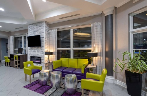 Hoover Hotel | La Quinta Inn & Suites by Wyndham Birmingham Hoover