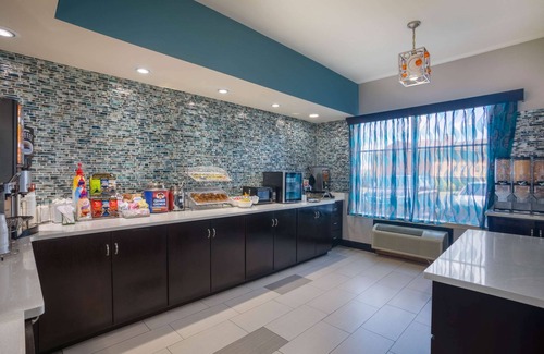 Oxford Hotel | La Quinta Inn & Suites by Wyndham Oxford - Anniston