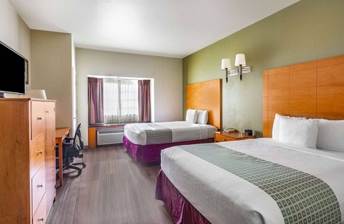 Tulare Hotel | La Quinta Inn & Suites by Wyndham Tulare