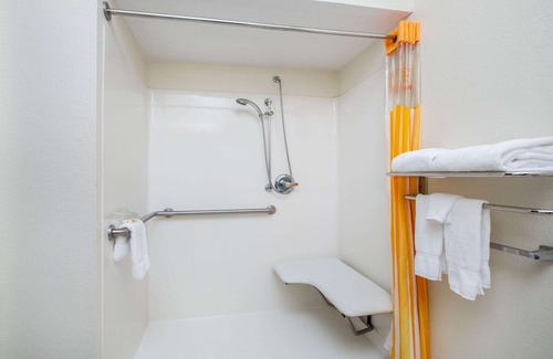 Tulare Hotel | La Quinta Inn & Suites by Wyndham Tulare