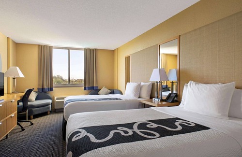 Sunrise Hotel | La Quinta Inn & Suites by Wyndham Sunrise
