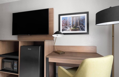 Cary Hotel | La Quinta Inn & Suites by Wyndham Raleigh Cary