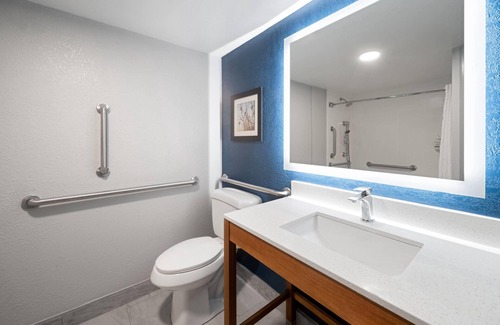 Cary Hotel | La Quinta Inn & Suites by Wyndham Raleigh Cary