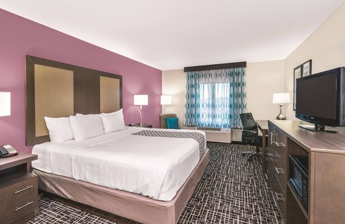 Loudon Hotel | La Quinta Inn & Suites by Wyndham Loudon