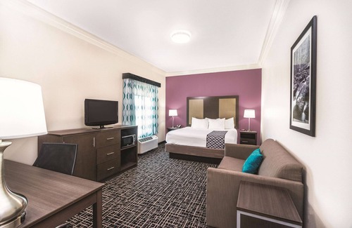 Loudon Hotel | La Quinta Inn & Suites by Wyndham Loudon