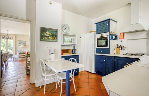 Urrugne Villa | La Rhune - Four Bedroom Villa, Sleeps 8