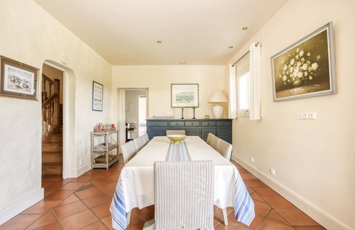 Urrugne Villa | La Rhune - Four Bedroom Villa, Sleeps 8