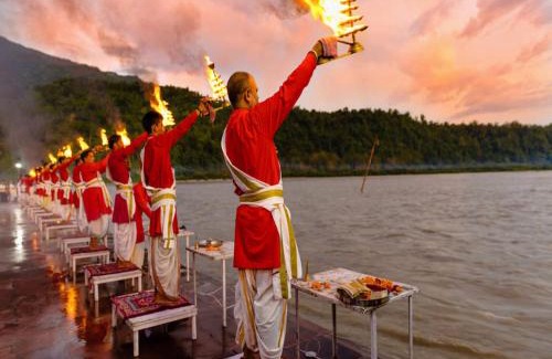 Mayapur Hotel | LA Riqueza The Heritage - 10 Mins to Triveni Ghat - Enjoy Ganga Arti at Triveni Ghat