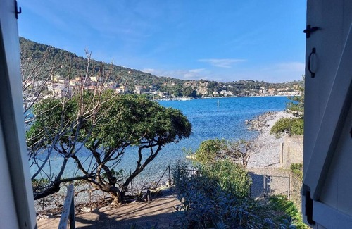 Portovenere Apartment | "la risacca" house on the beach with breathtaking views of Portovenere