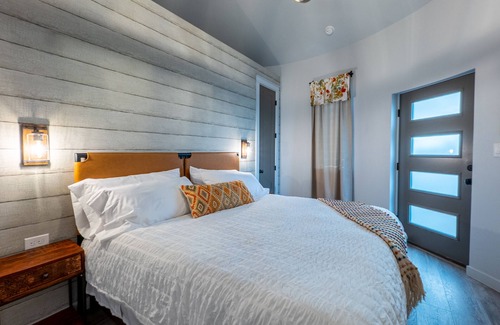 Pearsall Hotel | La Rivera Resort