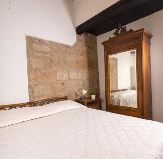 Civita di Bagnoregio Apartment | La Rocca - Palazzo Pallotti