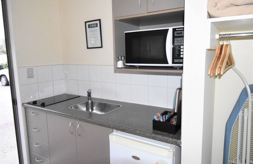 Akaroa Hotel | La Rochelle Motel