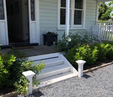 Martinborough Villa | La Rocque Cottage