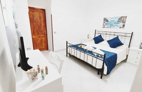 Termini Bed & Breakfast | La Rondine B&B is located in Termini, a hamlet of Massa Lubrense.
