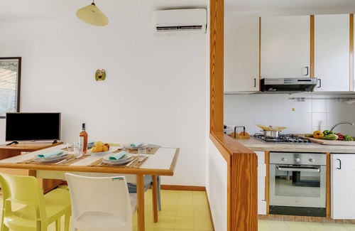 Torre Pali Apartment | La Rosa Apartment Sea View, Salve, Italy
