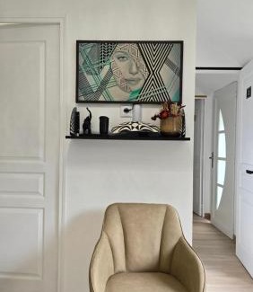Quartier Vilmorin Apartment | La Rose Blanche