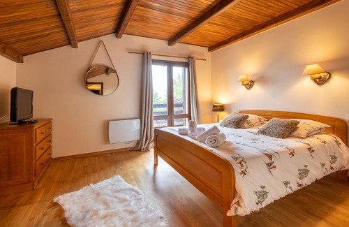 Superbolquere Apartment | La Rose de Lou - Grand duplex avec vue montagne