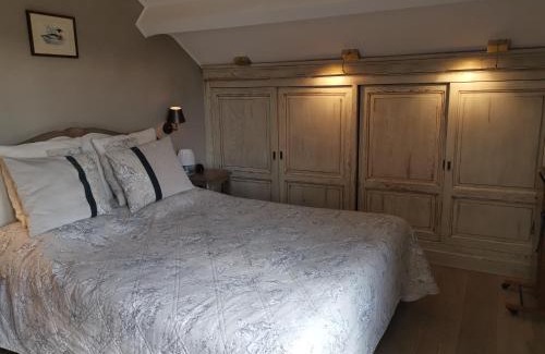 Florenville Hotel | La Roseraie. Gaume-Ardenne-lacuisine sur Semois.
