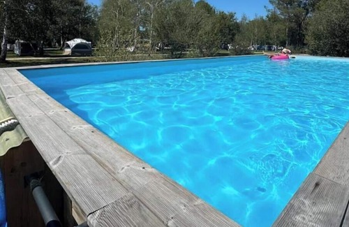 Naujac-Sur-Mer House | La Roulotte Blue: Charm and nature in the heart of the Médoc, close to the ocean!