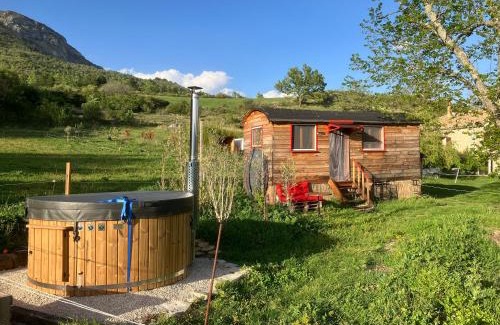 Entrepierres Other | La roulotte de la croix