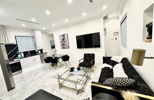 Mission Hills House | 🩵LA’s Artistic Luxury🩵