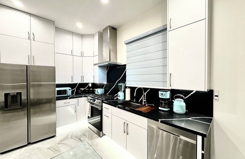 Mission Hills House | 🩵LA’s Artistic Luxury🩵