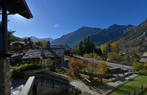 Courmayeur Apartment | La Saxe Courmayeur
