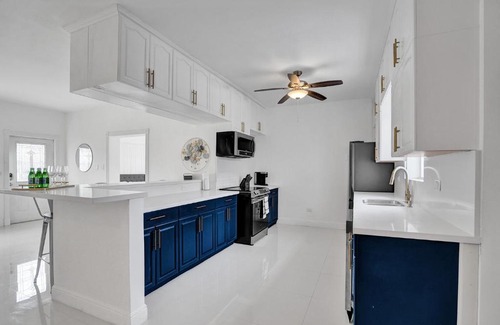 Ives Estates Villa | La Serre Miami Home & Private Pool Near Aventura Mall