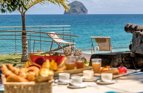 Le Diamant Villa | La Sirène du Diamant ,18 guestsnSpacious beachfront rental in Martinique :