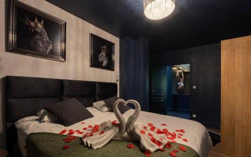 Poincare - Foch - Anatole France - Croix de Bourgogne Apartment | La Somptueuse 100m2 Spa/Sauna privé