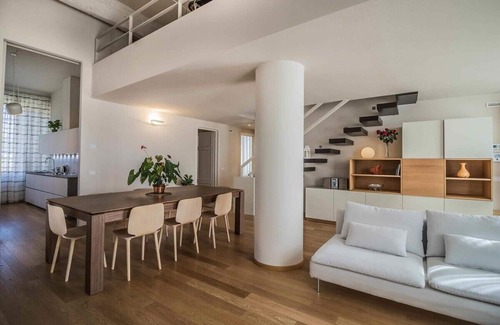 Lucca Historical Center Apartment | La Sortita, modern apartment in Lucca. Free WiFi.