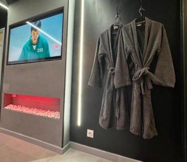 Melun Apartment | La squid love jacuzzi & cinema prive
