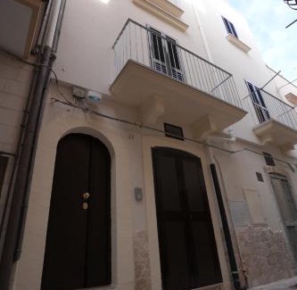 Mola di Bari Apartment | La stradina