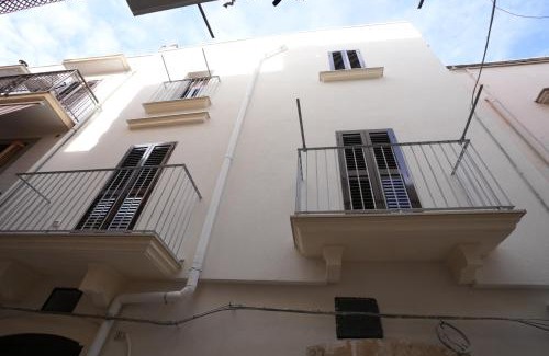Mola di Bari Apartment | La stradina