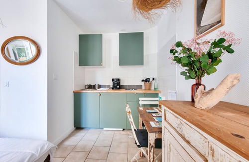 Saint-Martin-de-Re Apartment | La Suite 24 - Port St-Martin-de-Ré- Studio terrace