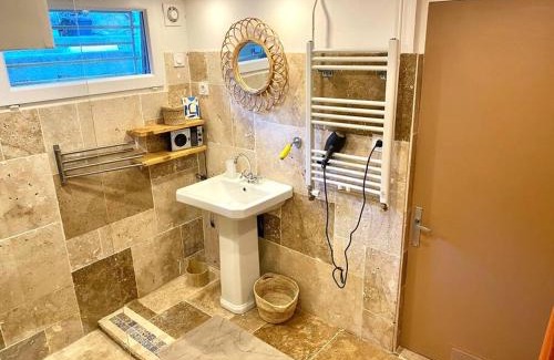 La Chamberte Apartment | La Suite de la Maison Jaune