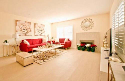 Hacienda Heights Bed & Breakfast | LA Sunny House beautiful yard 7 rooms 4 bathrooms Near Disneyland & Hollywood & Downtown