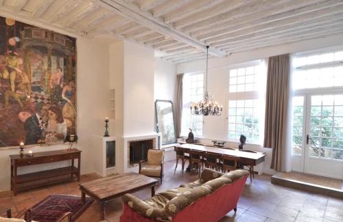 Saint-Merri Apartment | La Table