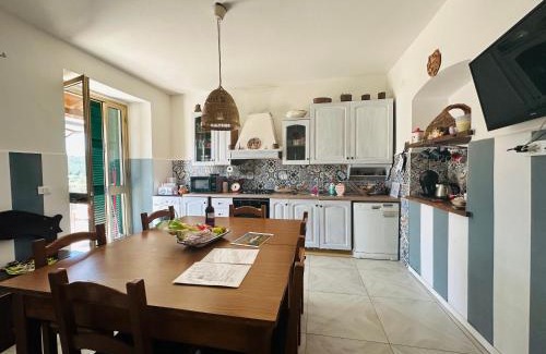 Aulla House | La Tana