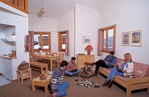 La Perriere Apartment | La Tania La Saboia sleep 8 private Sauna lounge dining 2 bathrooms kitchen 2 balconies ski in out